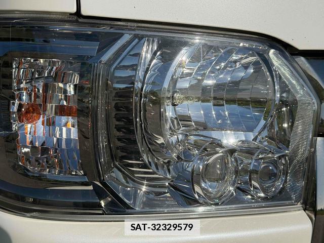 Toyota HIACE VAN 2018-07 7803756-18