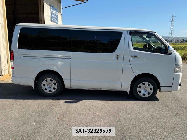 Toyota HIACE VAN 2018-07 7803756-3