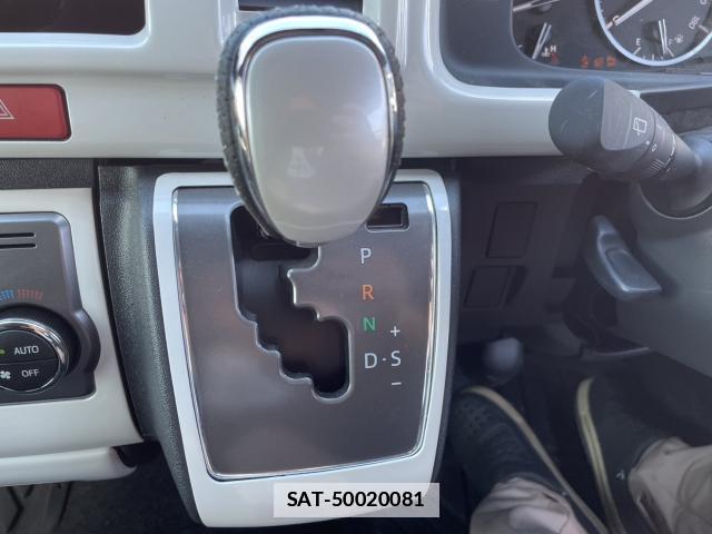 Toyota HIACE VAN 2024-05 7804012-13