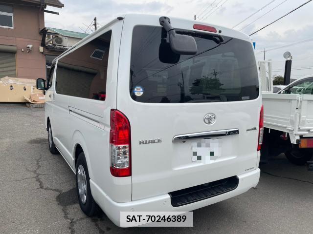 Toyota HIACE VAN 2024-03 7804041-10