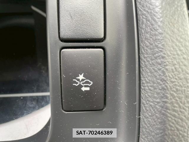 Toyota HIACE VAN 2024-03 7804041-16
