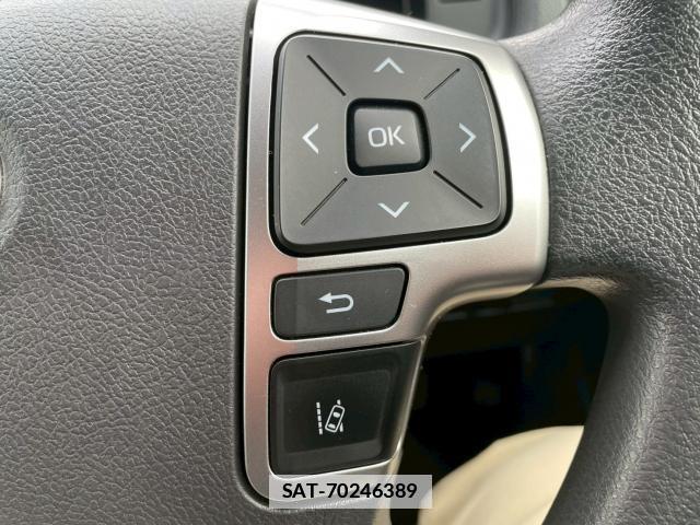 Toyota HIACE VAN 2024-03 7804041-19