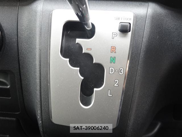 Toyota HIACE VAN 2012-03 7805193-16