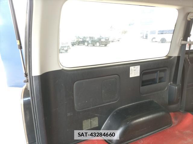 Toyota HIACE VAN 2015-07 7805702-15