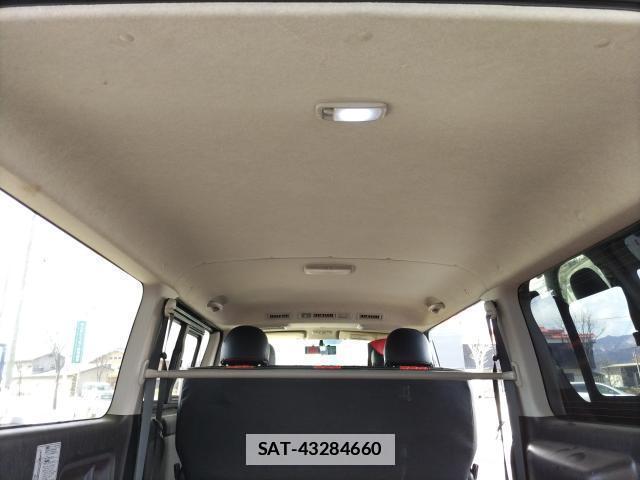 Toyota HIACE VAN 2015-07 7805702-17