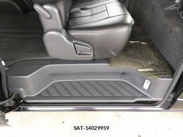 Toyota HIACE VAN 2015-03 7805707-17