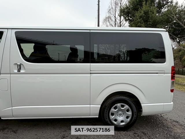 Toyota HIACE VAN 2025-08 7805969-10