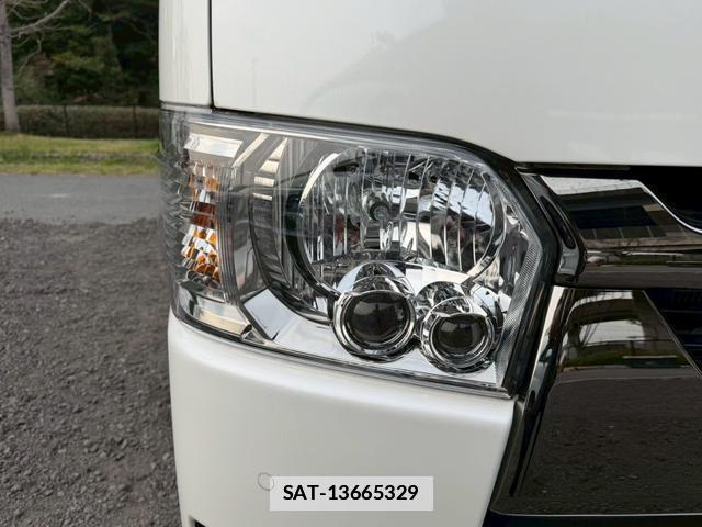 Toyota HIACE VAN 2025-05 7805971-11
