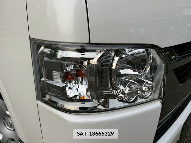 Toyota HIACE VAN 2025-05 7805971-12