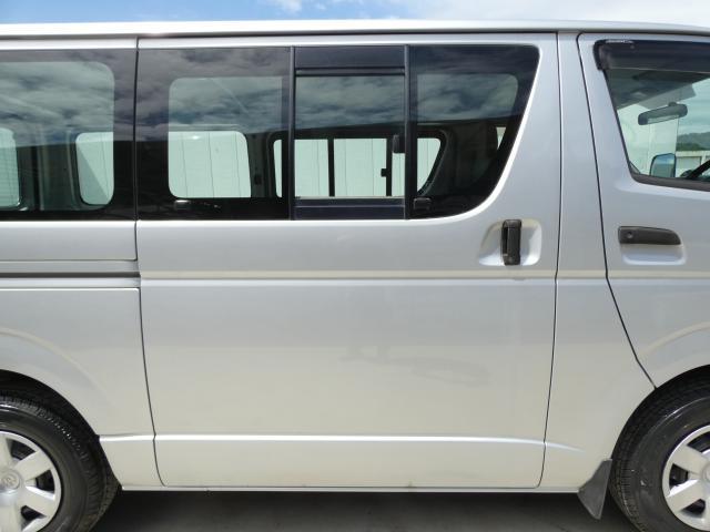 Toyota HIACE VAN 2004-11 7809758-10