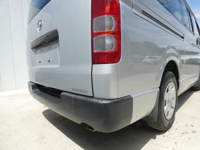 Toyota HIACE VAN 2004-11 7809758-11