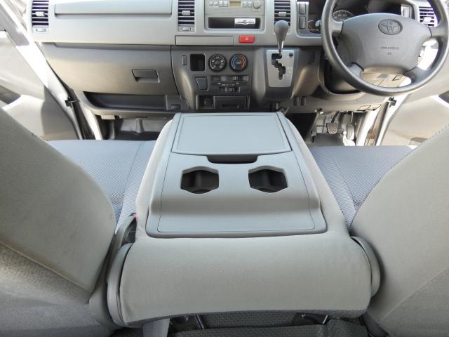 Toyota HIACE VAN 2004-11 7809758-6