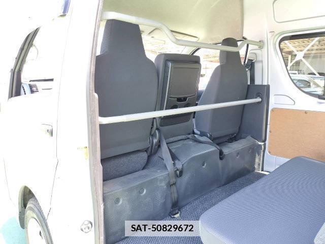 Toyota HIACE VAN 2013-03 7809852-11