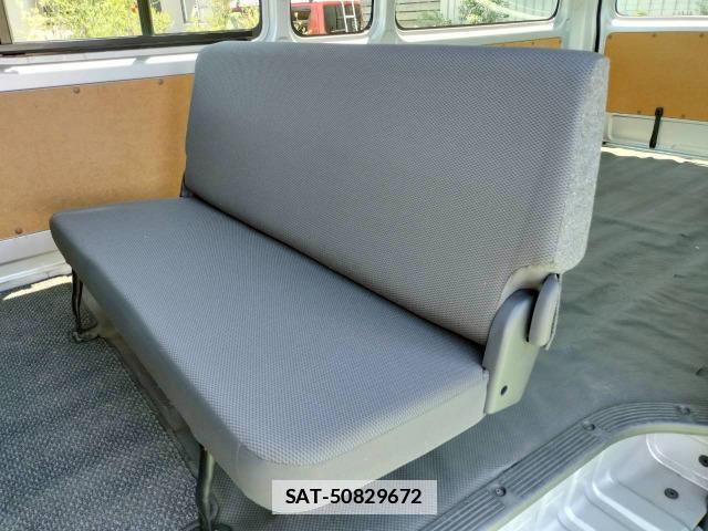 Toyota HIACE VAN 2013-03 7809852-12