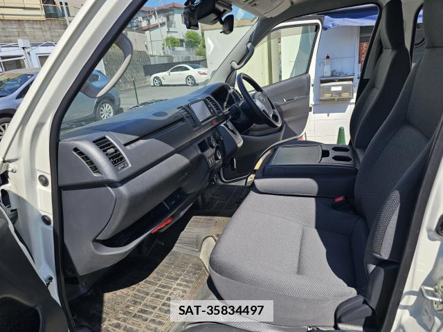 Toyota HIACE VAN 2024-05 7809924-5