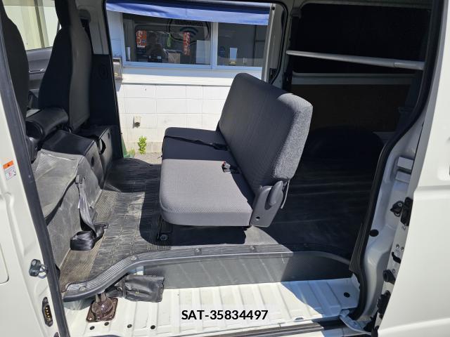 Toyota HIACE VAN 2024-05 7809924-7