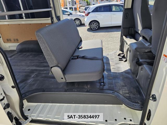Toyota HIACE VAN 2024-05 7809924-8