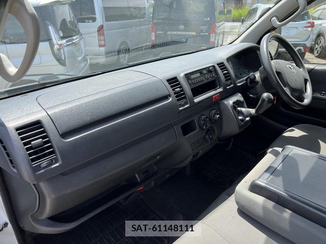 Toyota HIACE VAN 2015-03 7810069-16