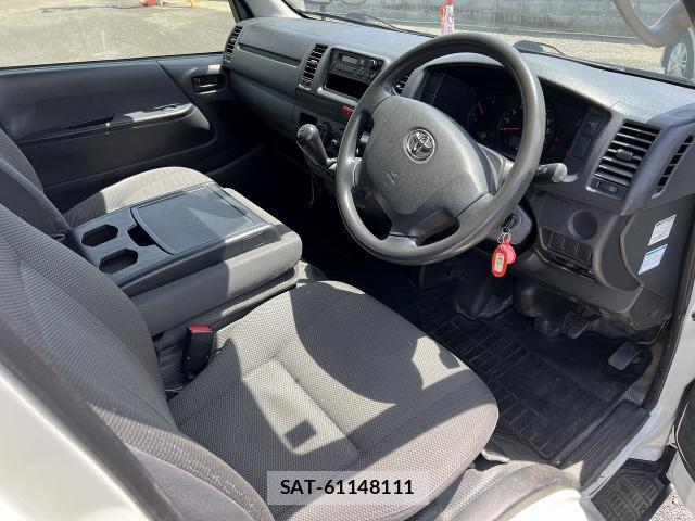 Toyota HIACE VAN 2015-03 7810069-17