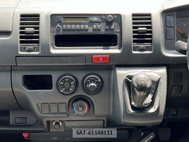Toyota HIACE VAN 2015-03 7810069-18