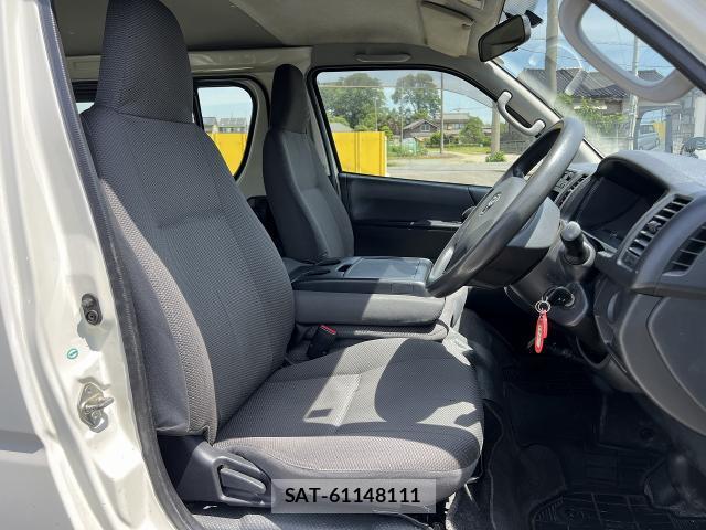 Toyota HIACE VAN 2015-03 7810069-19