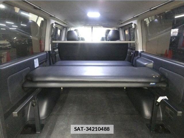 Toyota HIACE VAN 2017-10 7810513-2