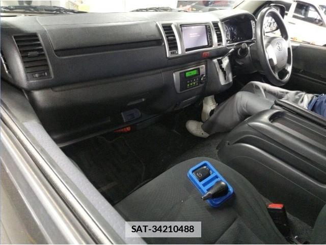 Toyota HIACE VAN 2017-10 7810513-3