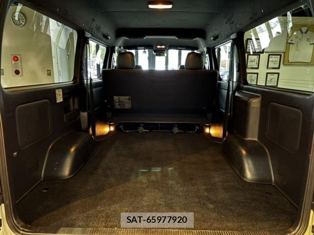 Toyota HIACE VAN 2024-07 7810611-2