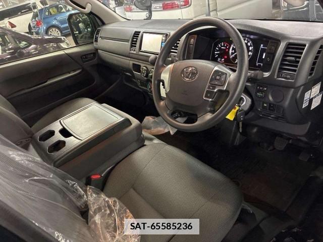 Toyota HIACE VAN 2024-04 7810630-3