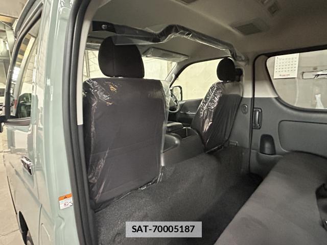 Toyota HIACE VAN 2026-02 7811268-11