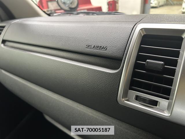 Toyota HIACE VAN 2026-02 7811268-13