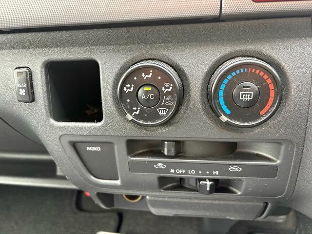 Toyota HIACE WAGON 2005-04 7795993-11