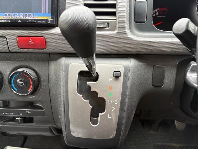 Toyota HIACE WAGON 2005-04 7795993-12