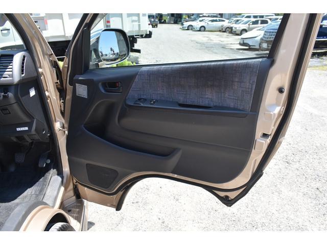 Toyota HIACE WAGON 2005-10 7796535-11