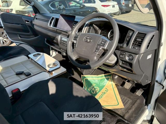Toyota HIACE WAGON 2023-11 7804052-18