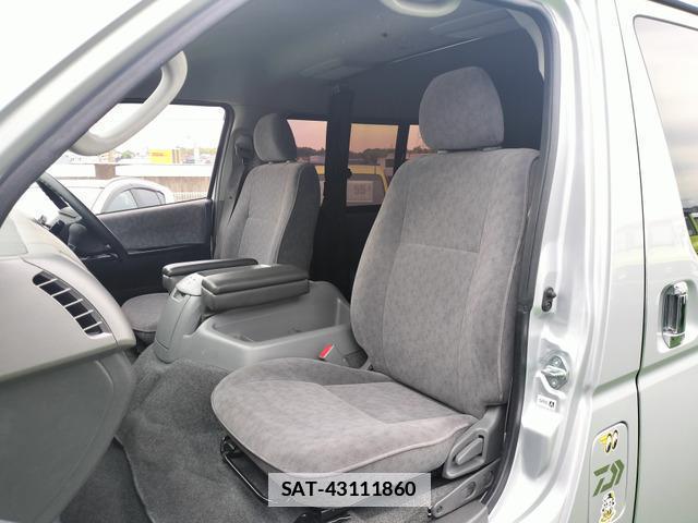 Toyota HIACE WAGON 2010-04 7805376-11