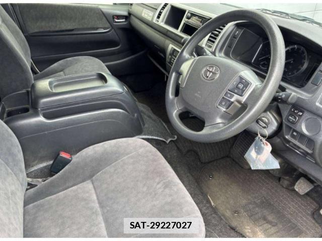 Toyota HIACE WAGON 2020-10 7807665-2