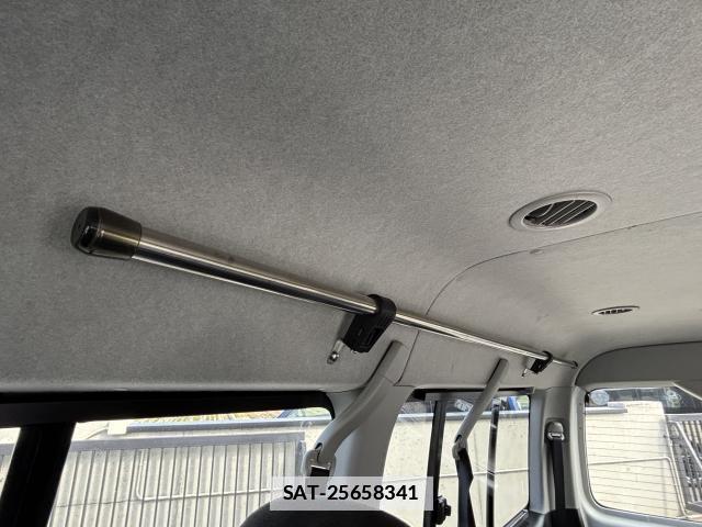 Toyota HIACE WAGON 2011-06 7808076-11