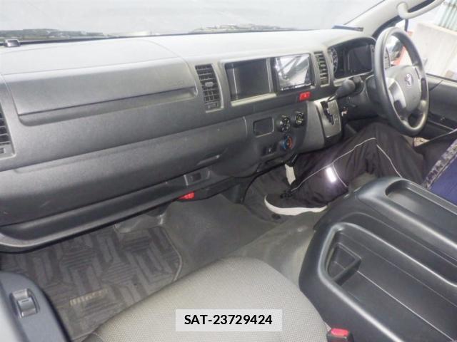 Toyota HIACE WAGON 2024-04 7809966-2