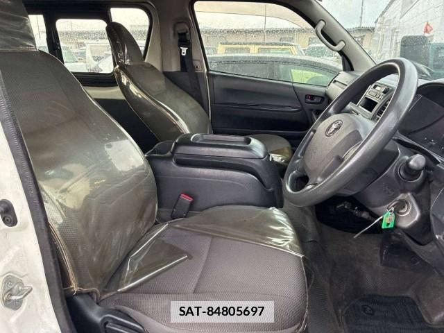 Toyota HIACE WAGON 2017-06 7810605-3