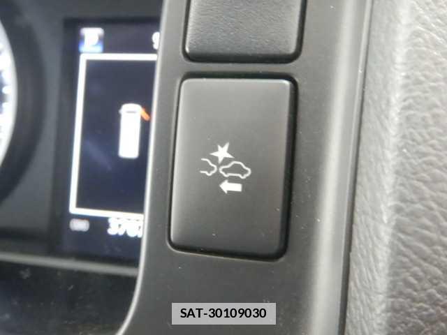 Toyota HIACE WAGON 2023-02 7810725-10