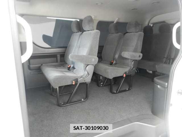 Toyota HIACE WAGON 2023-02 7810725-11