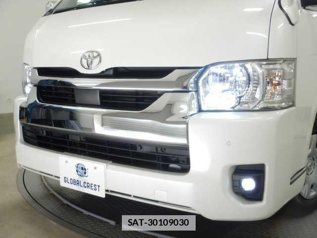 Toyota HIACE WAGON 2023-02 7810725-12