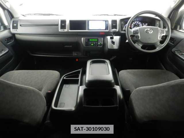 Toyota HIACE WAGON 2023-02 7810725-2