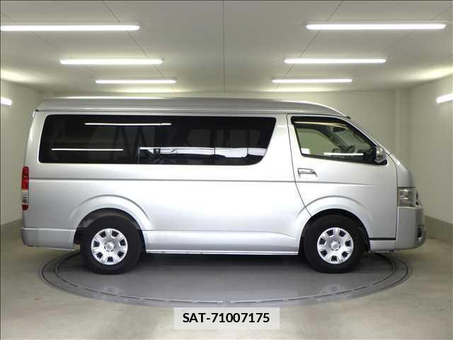 Toyota HIACE WAGON 2015-03 7810850-18
