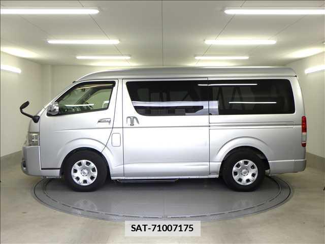 Toyota HIACE WAGON 2015-03 7810850-19