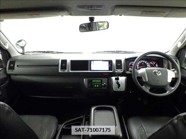 Toyota HIACE WAGON 2015-03 7810850-2