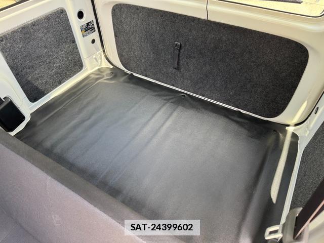 Daihatsu HIJET CARGO 2018-04 7796411-11