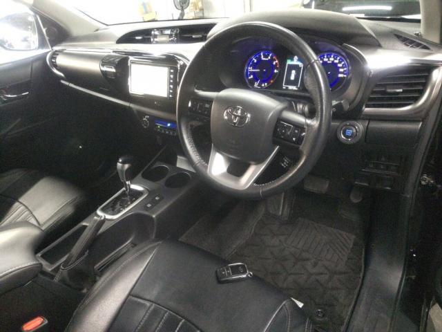 Toyota HILUX 2018-10 7795011-2