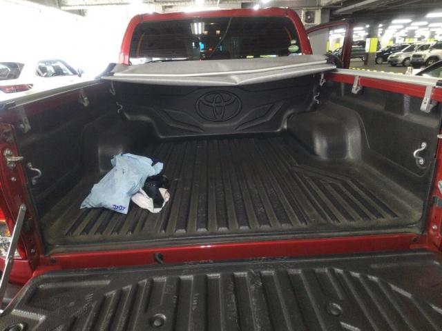 Toyota HILUX 2018-03 7795024-3